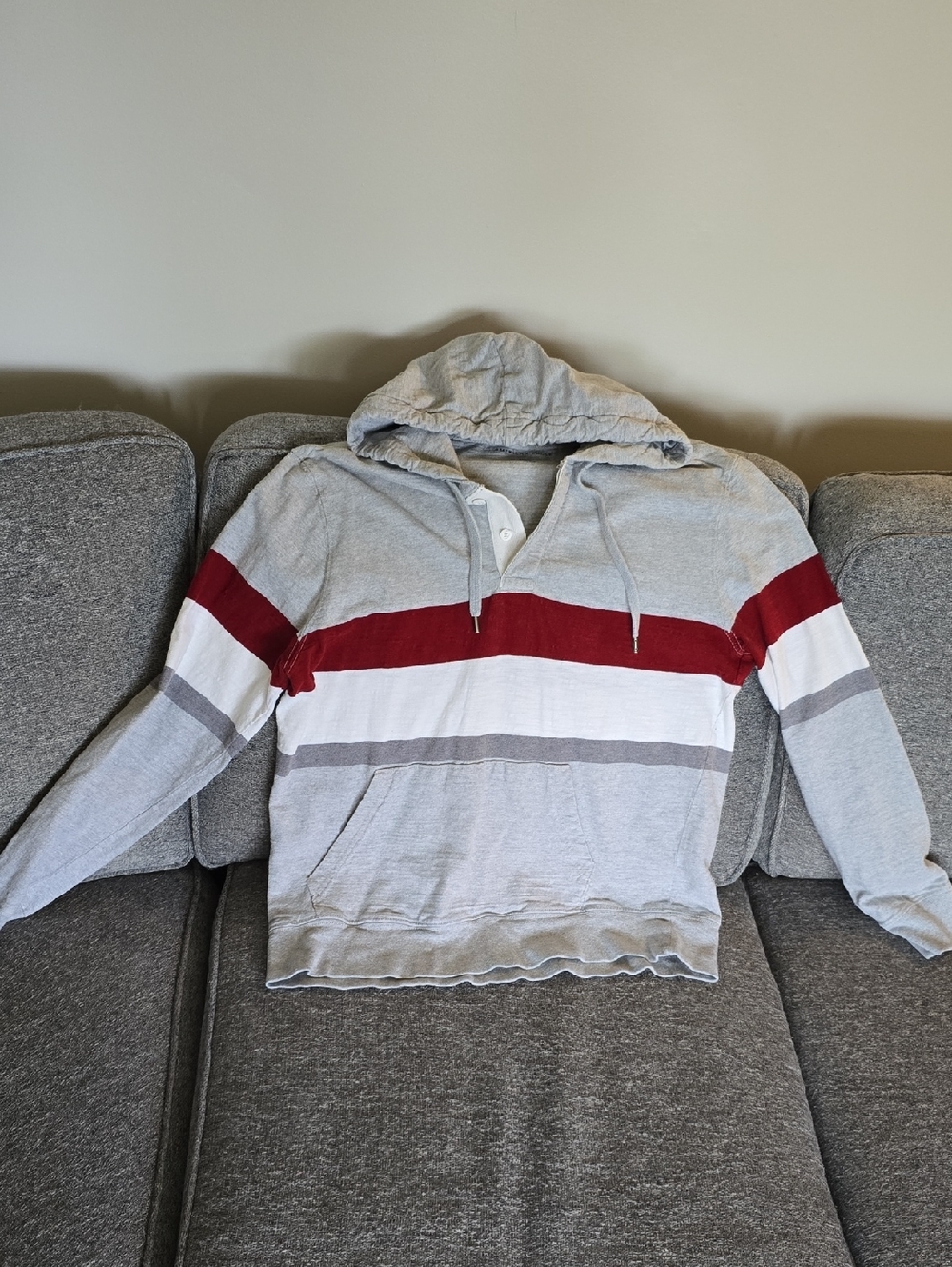 American Eagle Light Gray Hooded Pullover